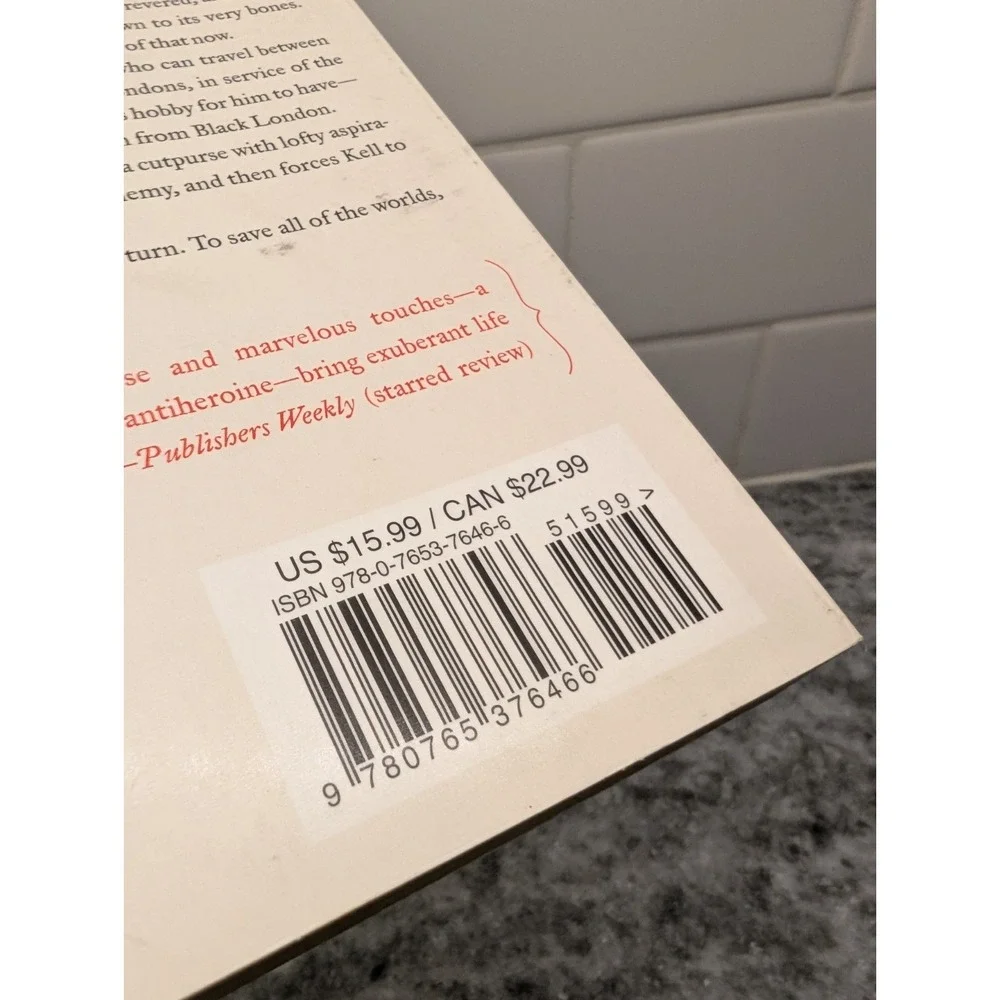 A Darker Shade Of Magic V.E.‎ Schwab Paperback